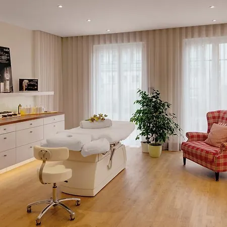 Zink E. K. Hotell 4*